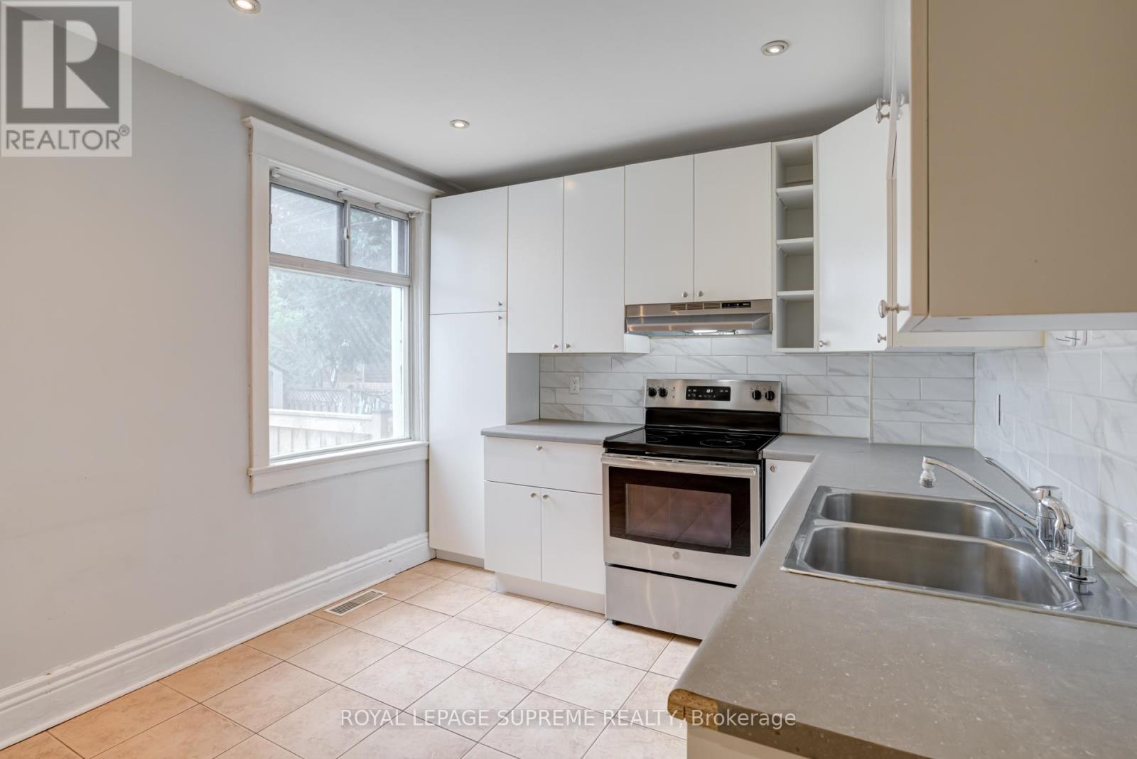 443 Pacific Avenue, Toronto, Ontario  M6P 2R3 - Photo 14 - W12129098