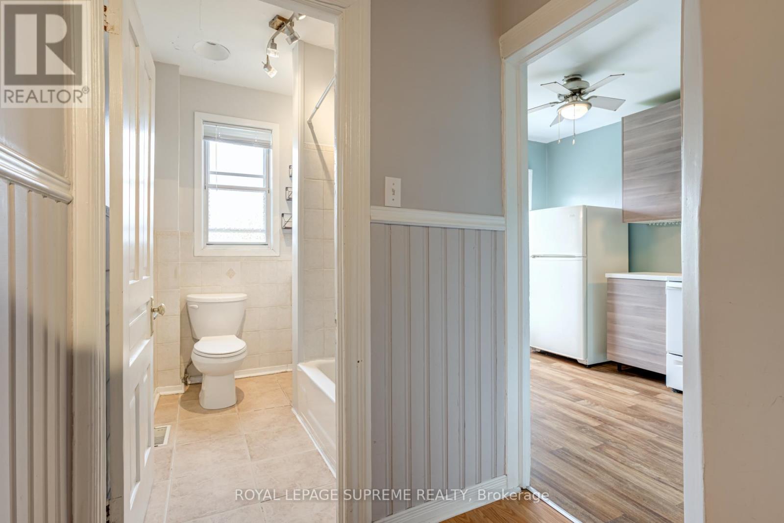 443 Pacific Avenue, Toronto, Ontario  M6P 2R3 - Photo 20 - W12129098