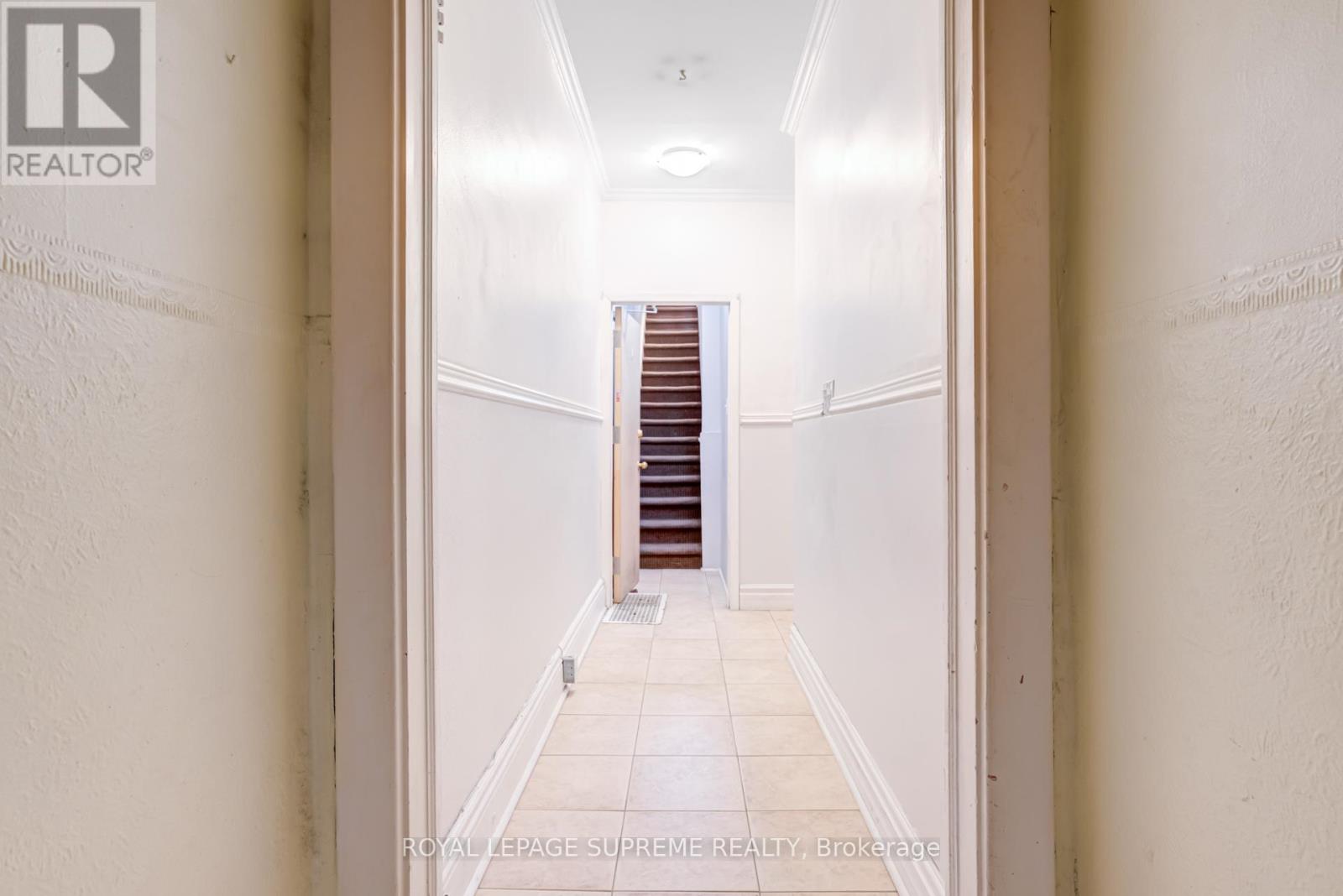 443 Pacific Avenue, Toronto, Ontario  M6P 2R3 - Photo 4 - W12129098