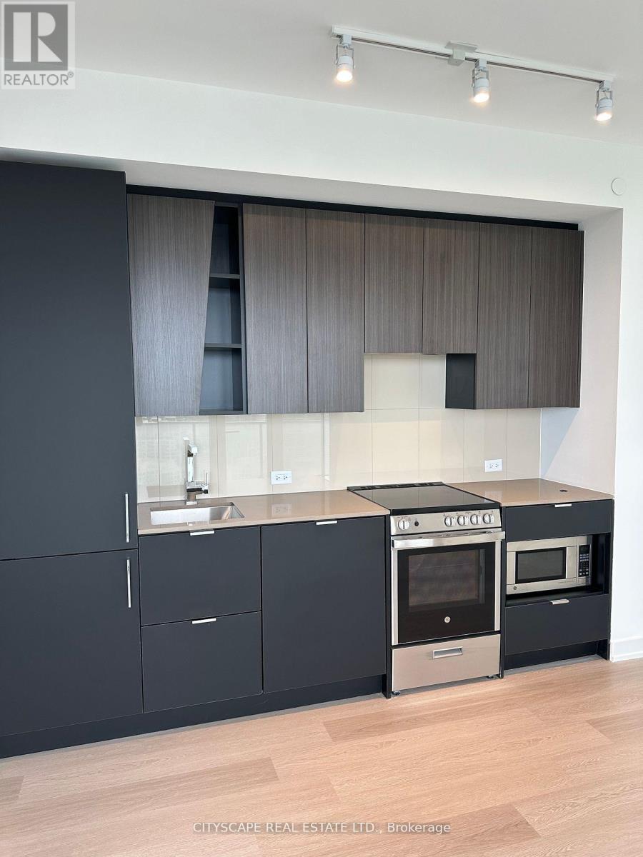 4703 - 3883 Quartz Road E, Mississauga (City Centre), Ontario  L5B 0M1 - Photo 3 - W12129122