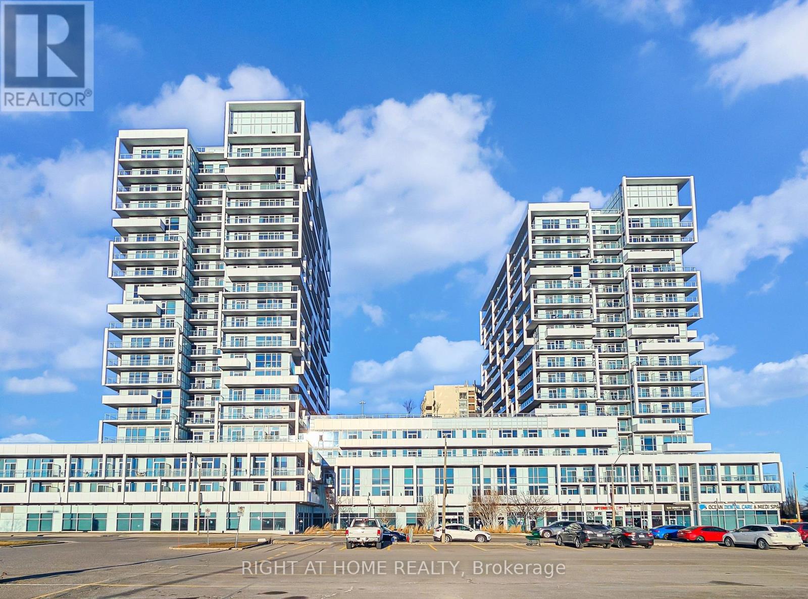 209 - 65 SPEERS ROAD, Oakville, Ontario