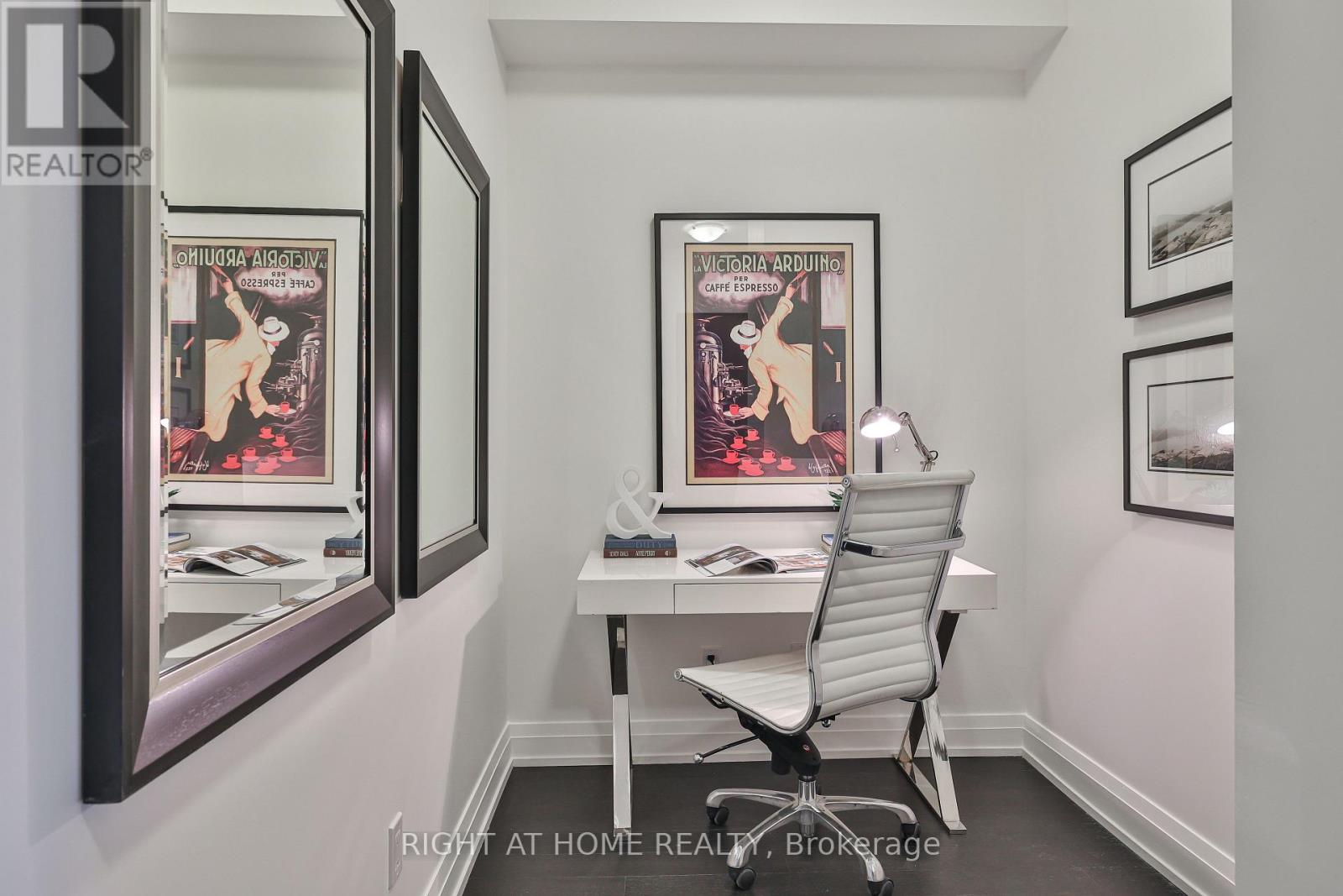 209 - 65 Speers Road, Oakville, Ontario  L6K 0J1 - Photo 22 - W12129129