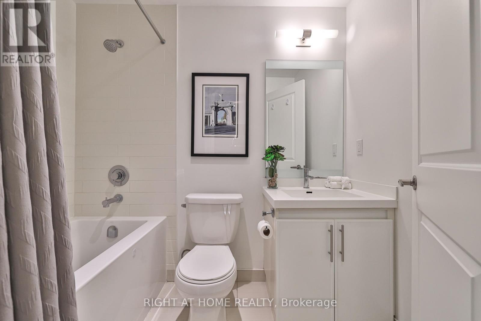 209 - 65 Speers Road, Oakville, Ontario  L6K 0J1 - Photo 23 - W12129129