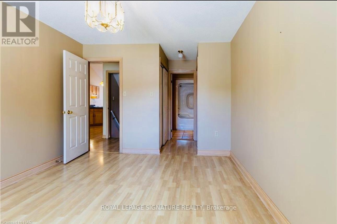465 Berkindale Drive, Hamilton, Ontario  L8E 5B7 - Photo 12 - X12125250