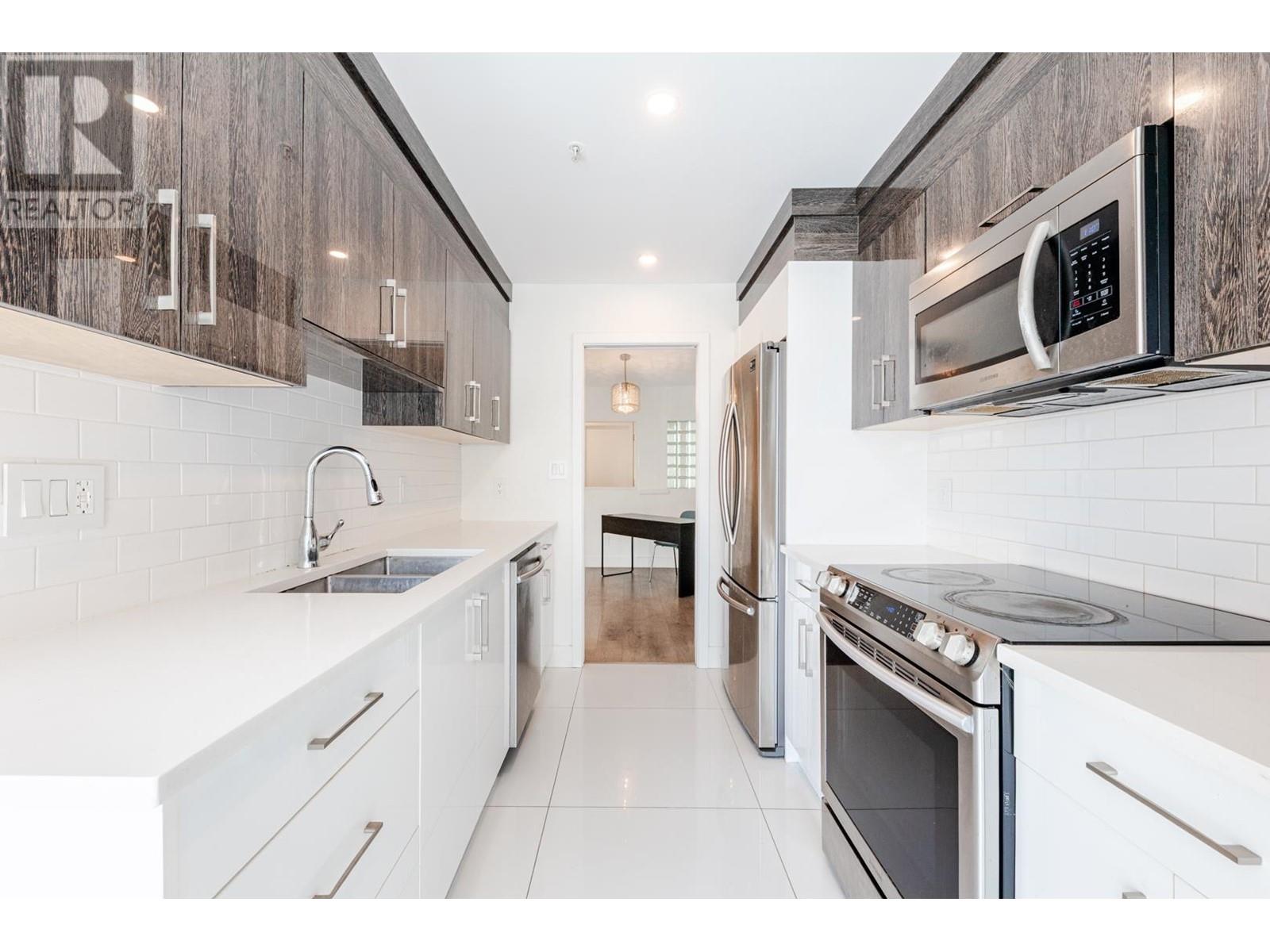 208 7620 Columbia Street, Vancouver, British Columbia  V5X 4S8 - Photo 5 - R2998536