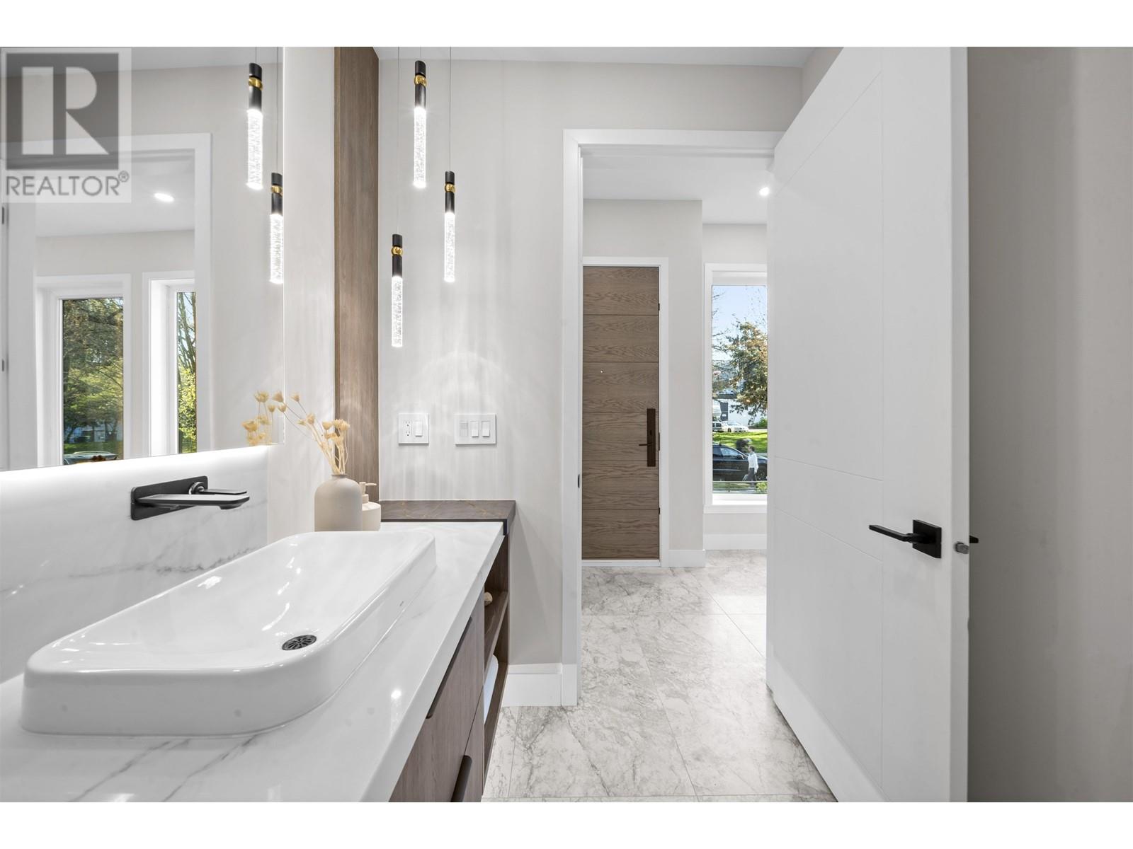 2455 W 10th Avenue, Vancouver, British Columbia  V6K 2J4 - Photo 10 - R2999461