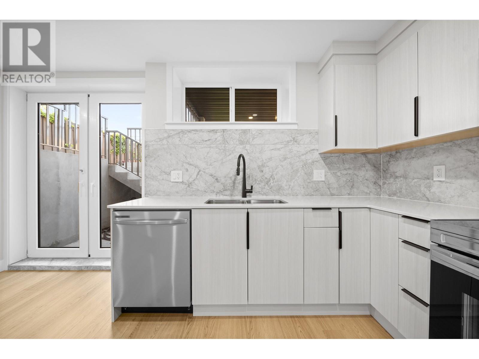 2455 W 10th Avenue, Vancouver, British Columbia  V6K 2J4 - Photo 22 - R2999461