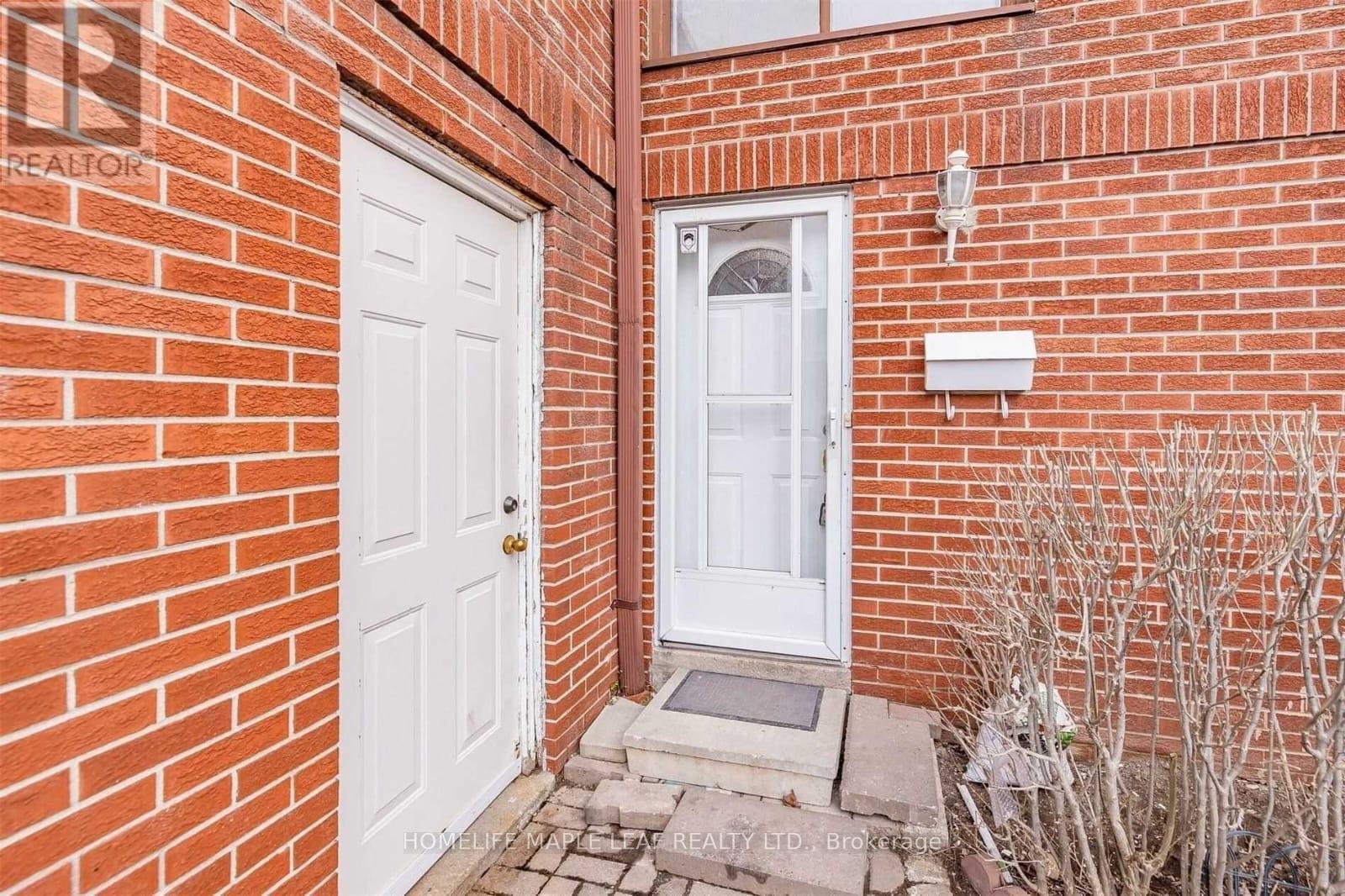 20 - 3430 Brandon Gate Drive, Mississauga, Ontario  L4T 3T4 - Photo 4 - W12123919