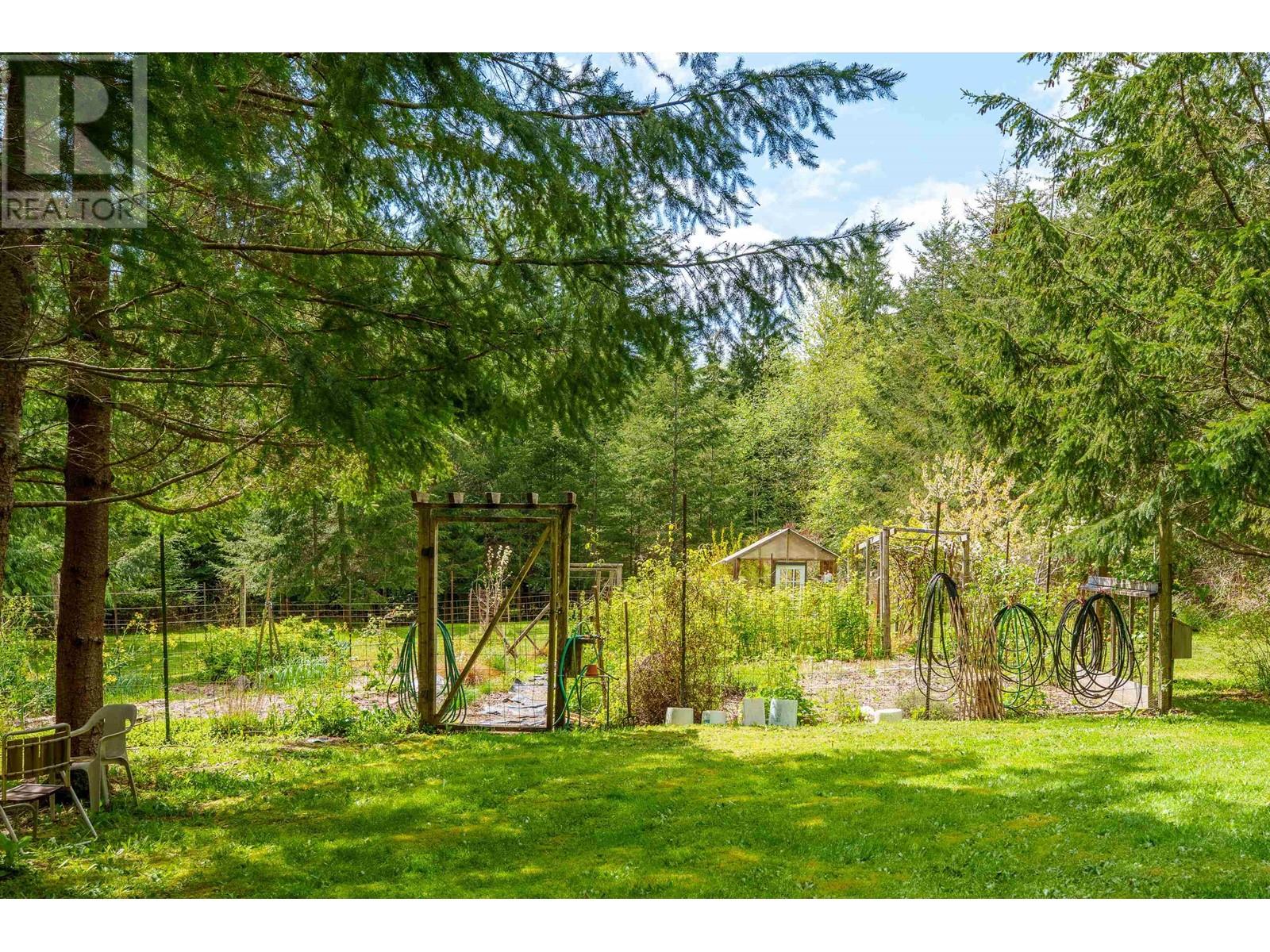 1531 Lockyer Road, Roberts Creek, British Columbia  V0N 2W1 - Photo 39 - R2999440