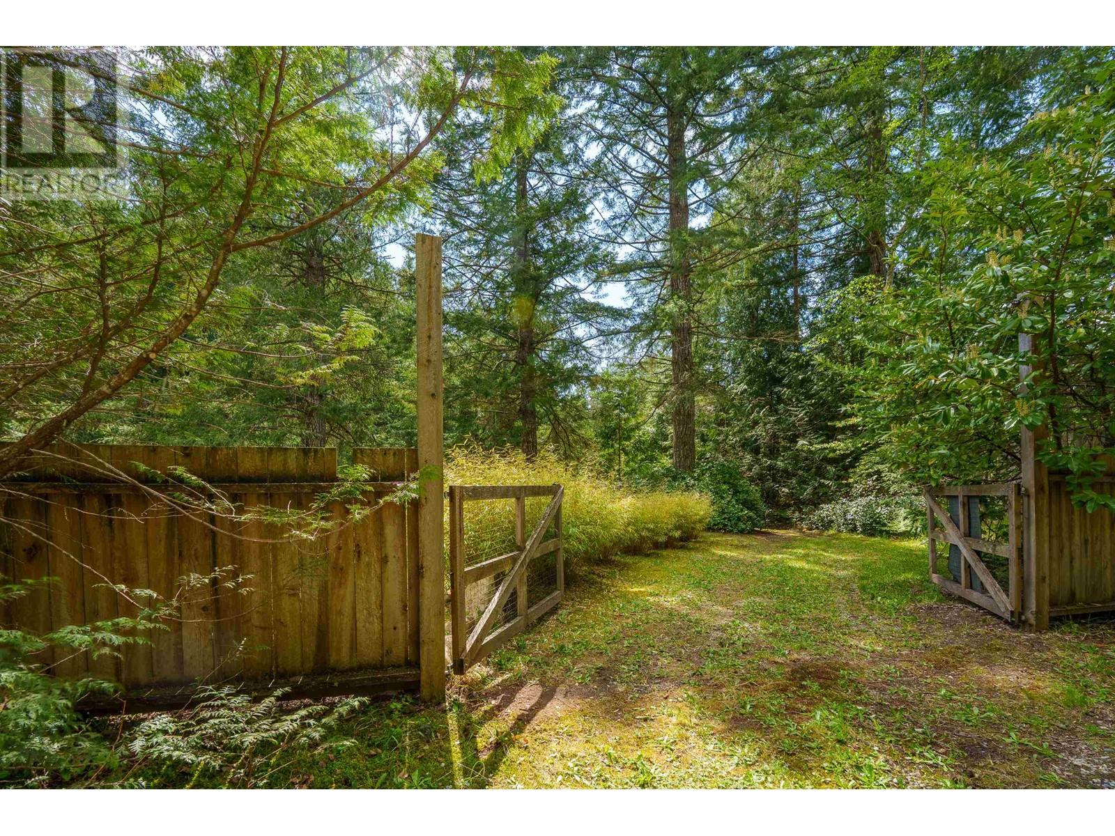 1531 Lockyer Road, Roberts Creek, British Columbia  V0N 2W1 - Photo 40 - R2999440