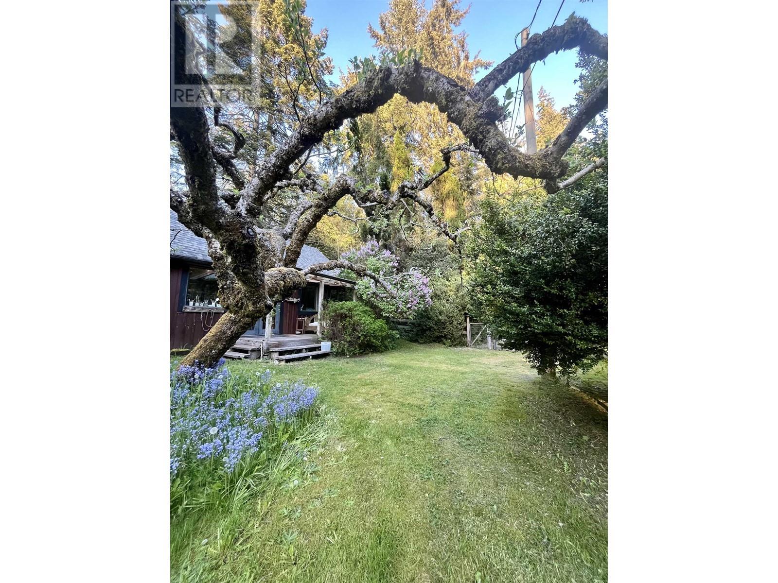 1531 Lockyer Road, Roberts Creek, British Columbia  V0N 2W1 - Photo 8 - R2999440