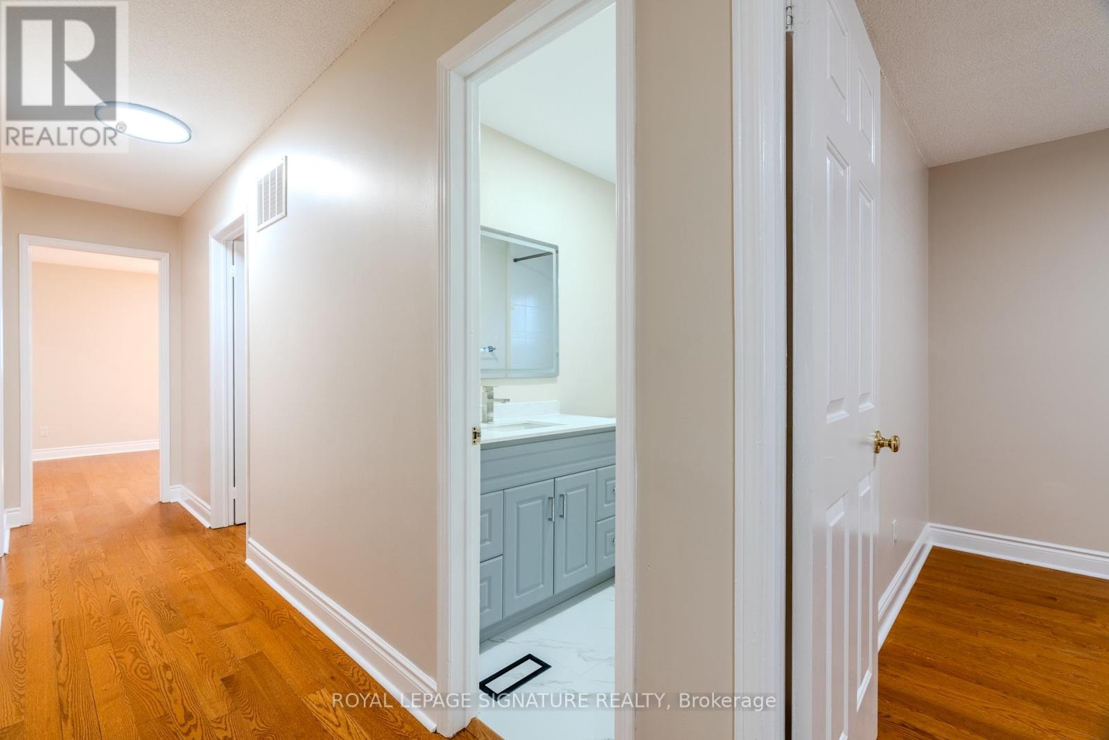 3263 Pebblewood Road, Mississauga (Meadowvale), Ontario  L5N 6P4 - Photo 15 - W12091403