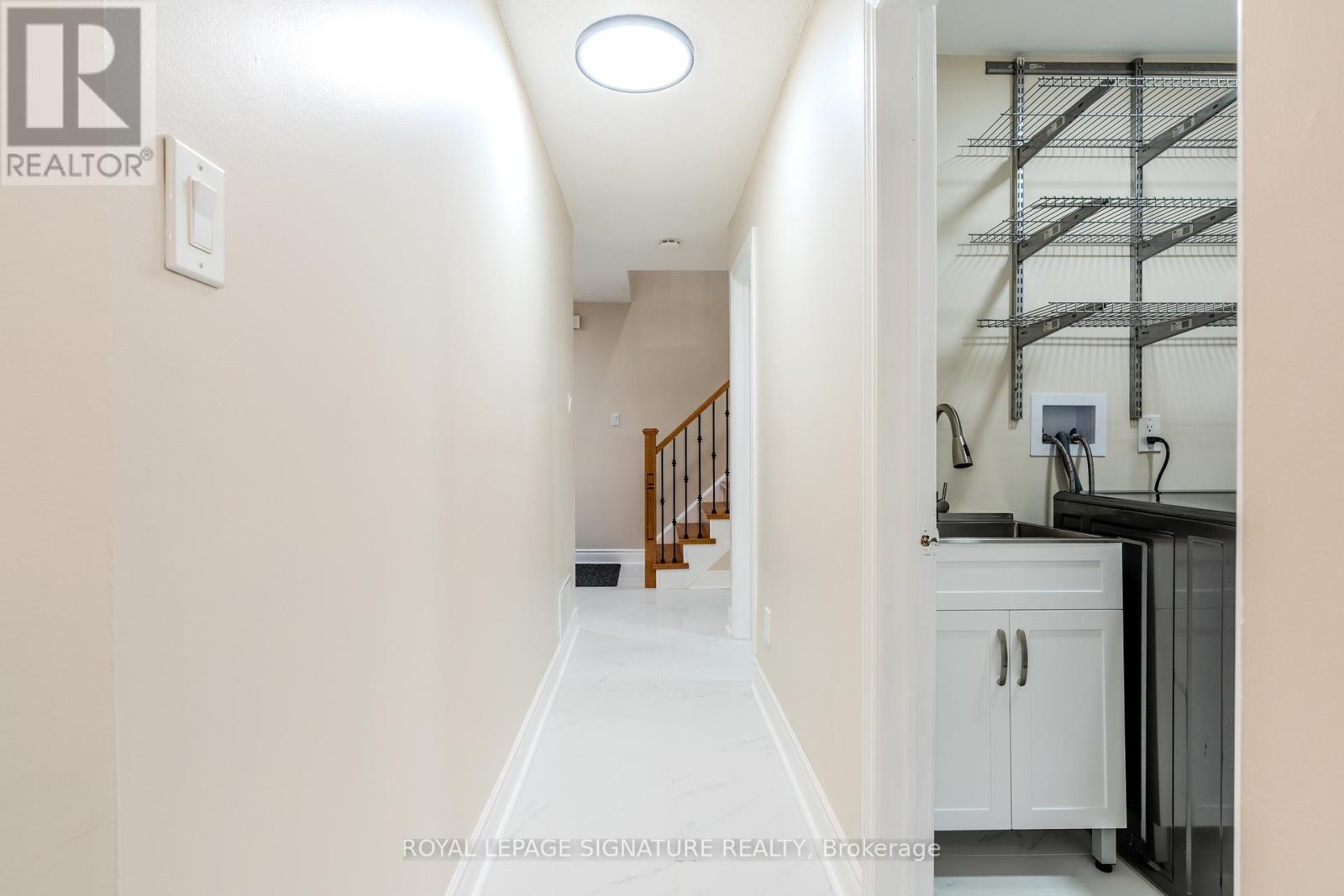 3263 Pebblewood Road, Mississauga (Meadowvale), Ontario  L5N 6P4 - Photo 9 - W12091403