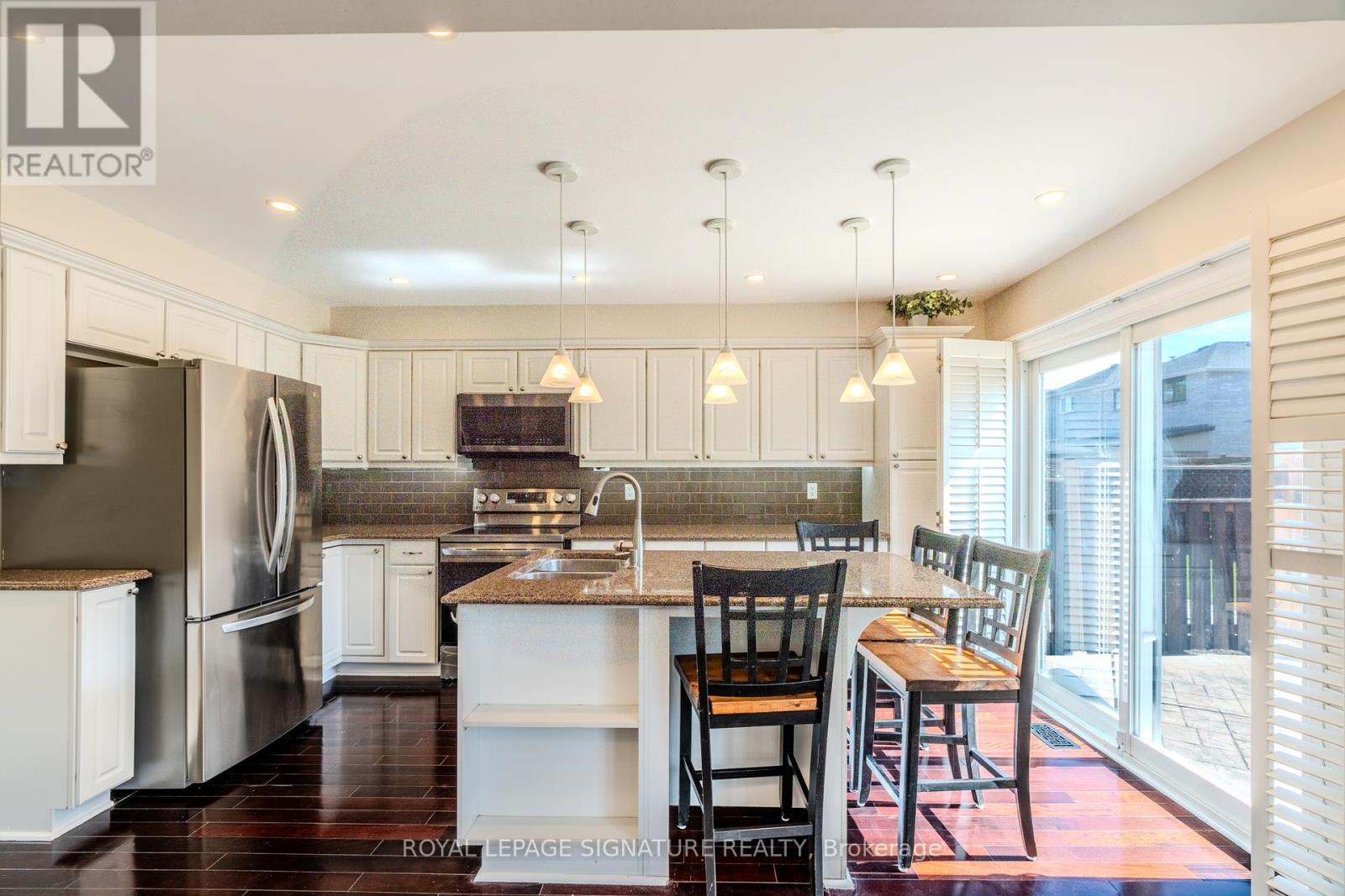 3263 Pebblewood Road, Mississauga (Meadowvale), Ontario  L5N 6P4 - Photo 7 - W12091403