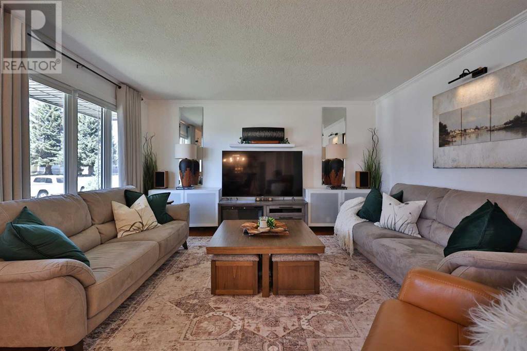 Property at 1115 12B Street N image 3
