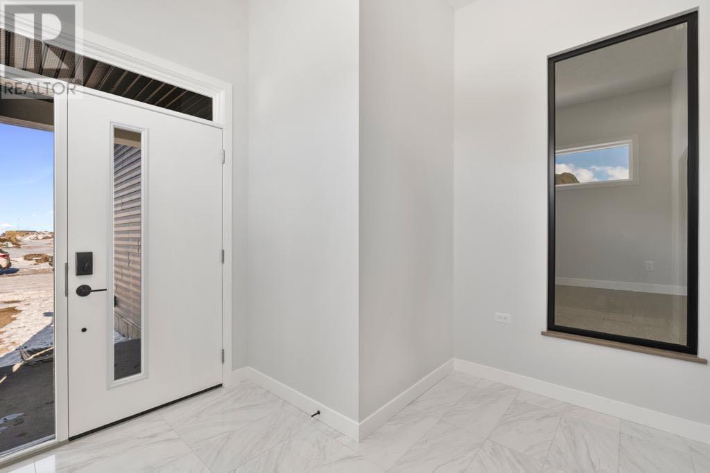 Property at 9 Cornerstone Parade NE image 3