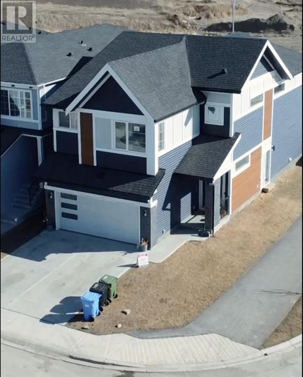 Property at 9 Cornerstone Parade NE image 1