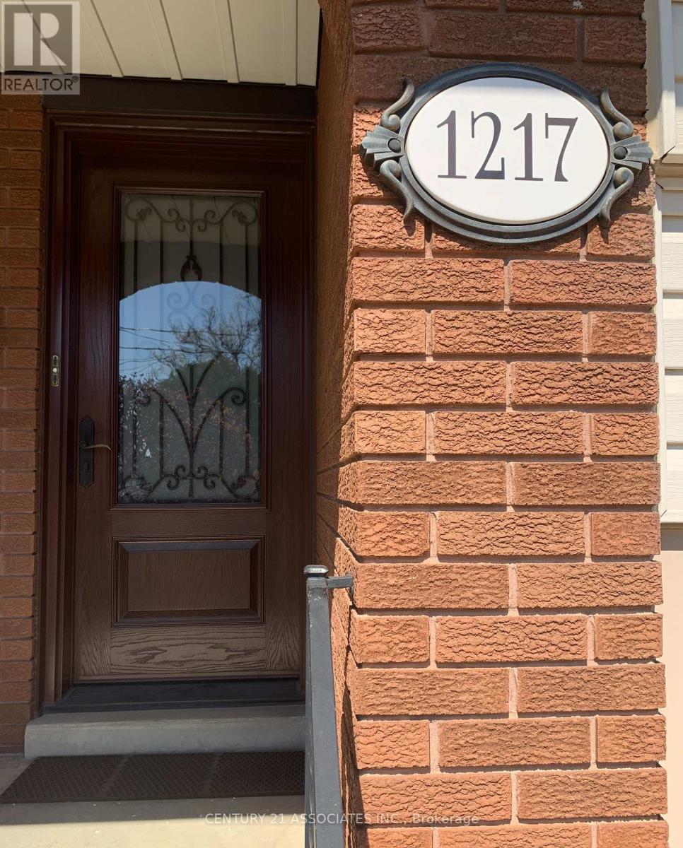 Property at 1217 ALEXANDRA AVENUE image 2