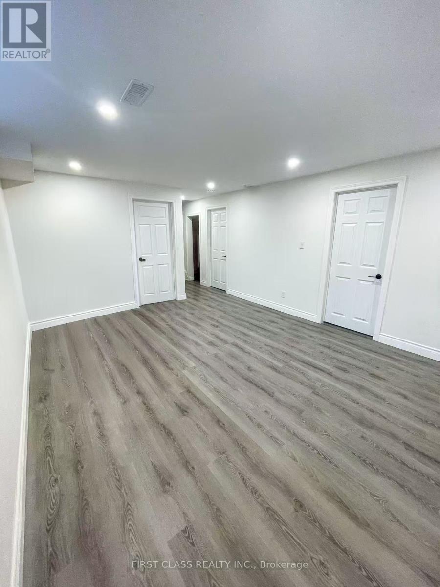 22 Willowgate Drive, Markham, Ontario  L3P 1G3 - Photo 4 - N12058285