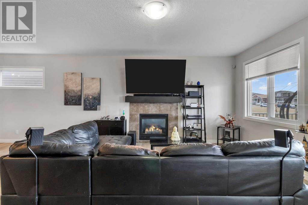 Property at 79 Redstone Gardens NE image 3