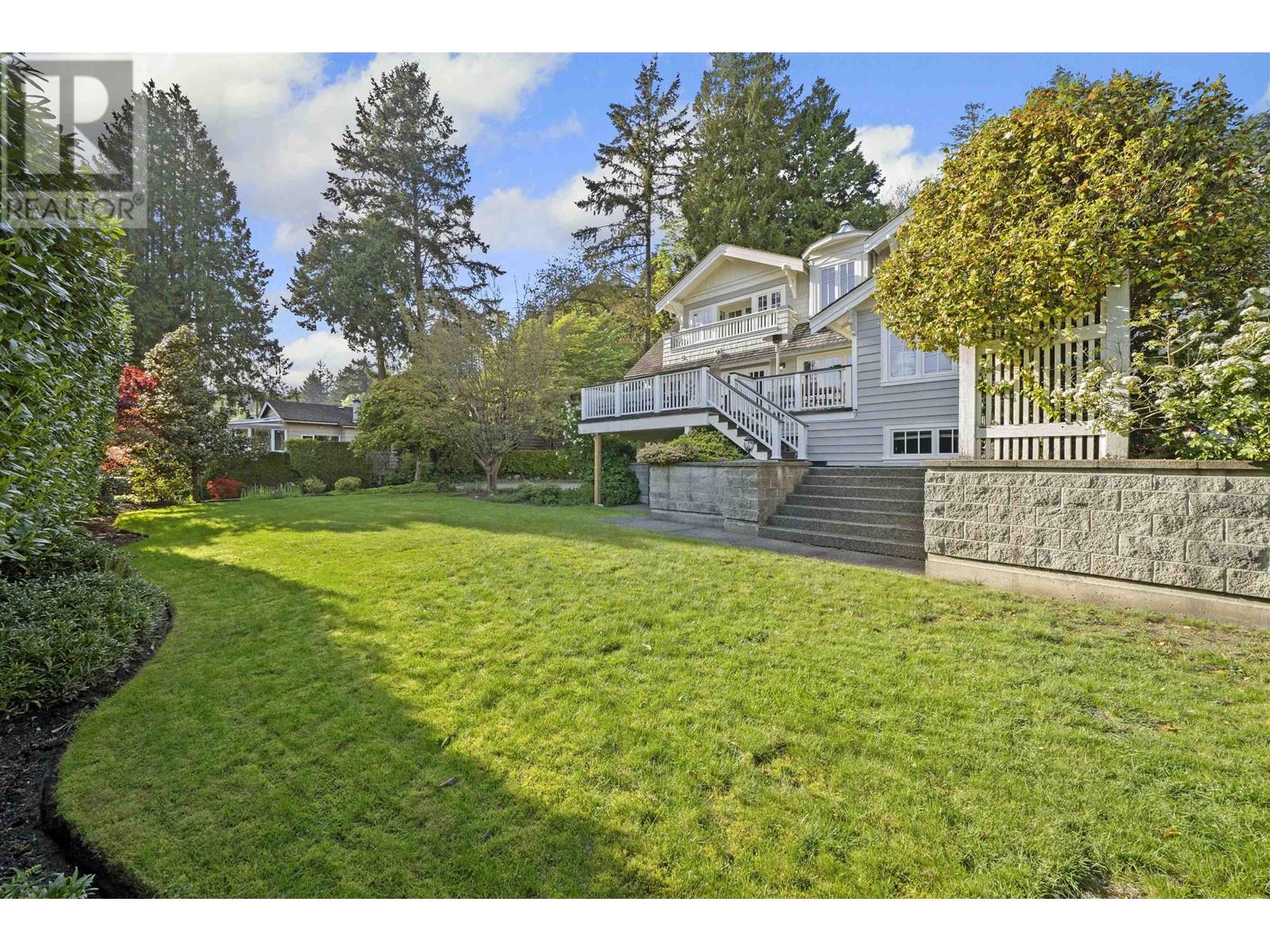 Property at 4075 ROSE CRESCENT image 5