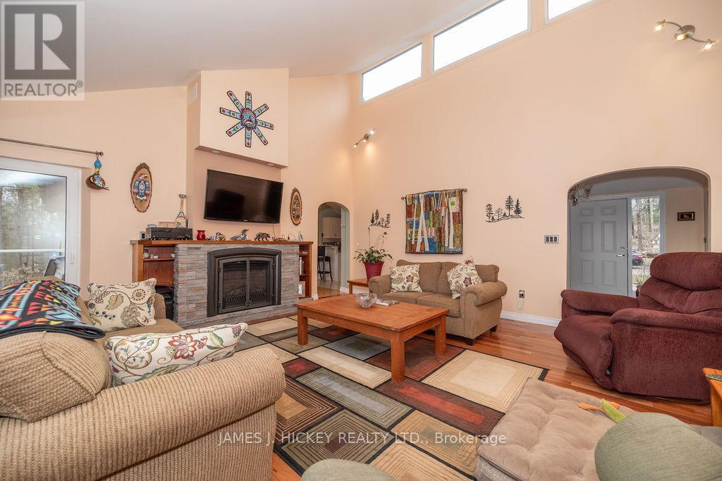 34224 Highway 17 Highway, Deep River, Ontario  K0J 1P0 - Photo 8 - X12129172