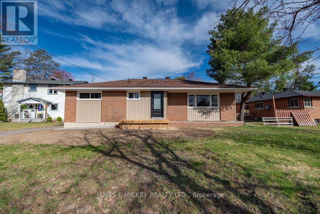 101 Birch Street, Deep River, Ontario  K0J 1P0 - Photo 25 - X12129197