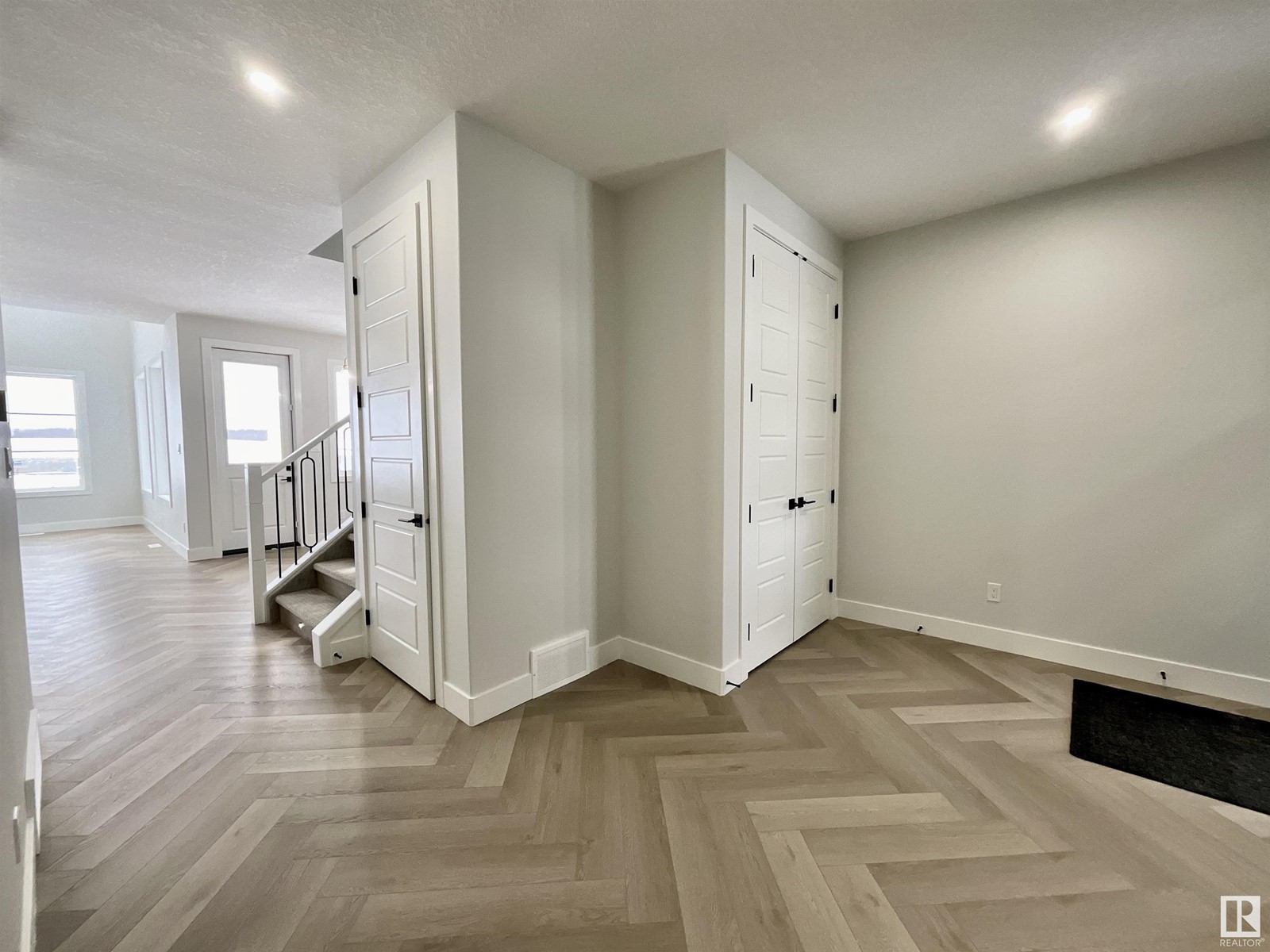 Property at 25 BAKER ST image 5