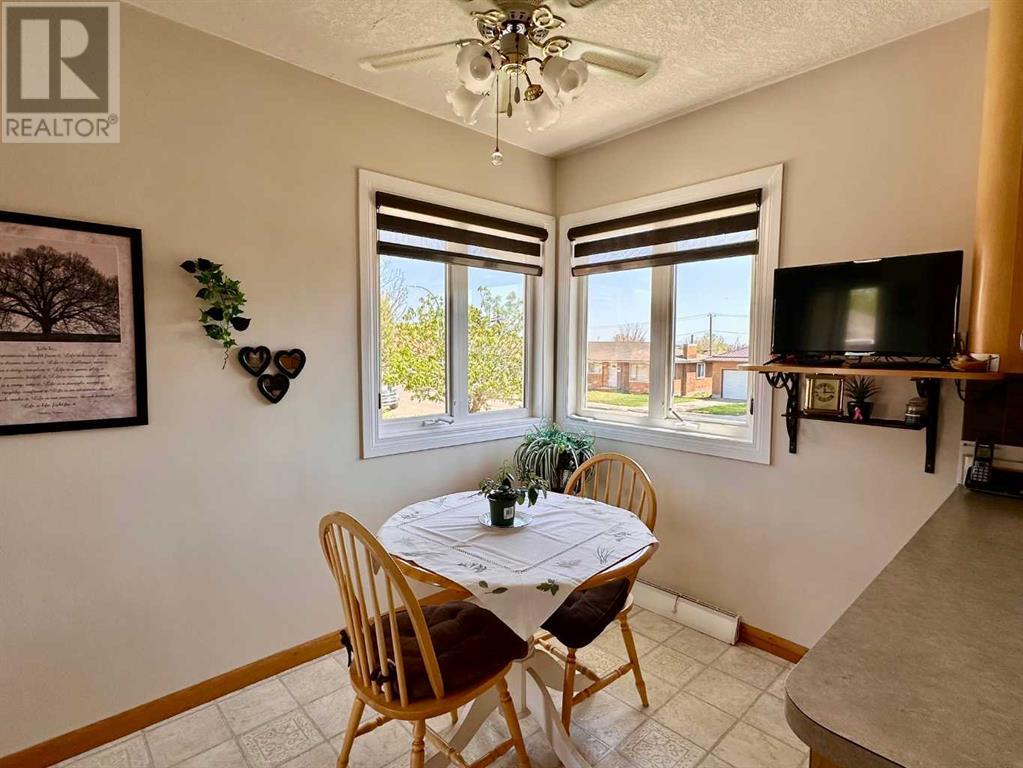 688 8th Street Sw, Medicine Hat, Alberta  T1A 4M4 - Photo 11 - A2218090