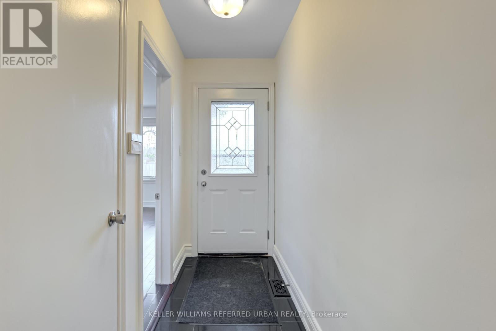 91 Bishop Avenue, Toronto, Ontario  M2M 1Z5 - Photo 3 - C12129169