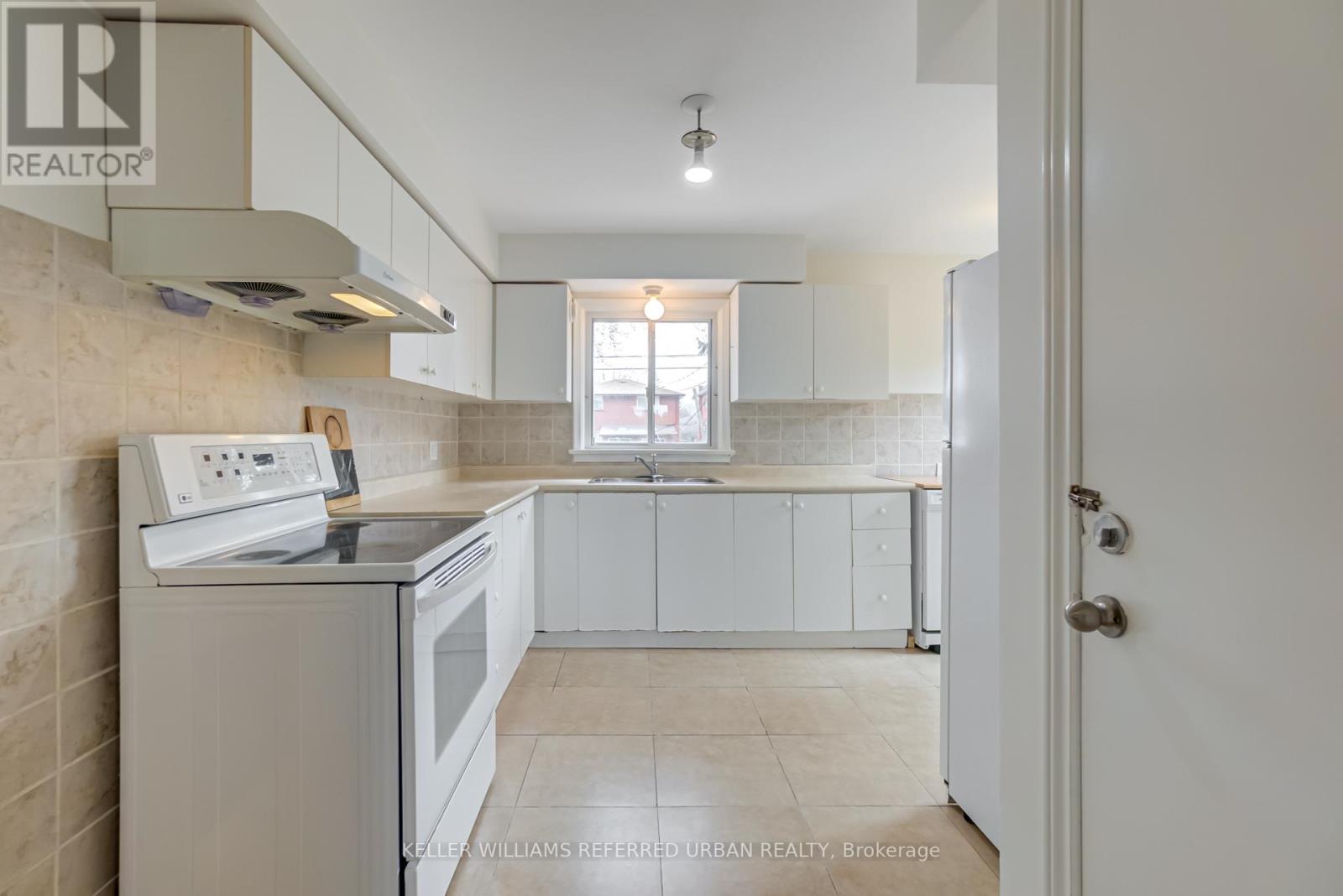 91 Bishop Avenue, Toronto, Ontario  M2M 1Z5 - Photo 9 - C12129169