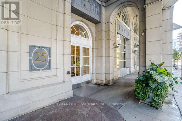 2211 - 25 The Esplanade, Toronto, Ontario  M5E 1W5 - Photo 2 - C12129189