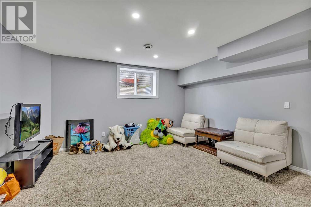 211 Hidden Valley Place Nw, Calgary, Alberta  t3a 4z5 - Photo 21 - A2218163