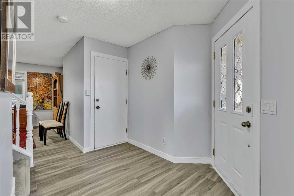 211 Hidden Valley Place Nw, Calgary, Alberta  t3a 4z5 - Photo 3 - A2218163