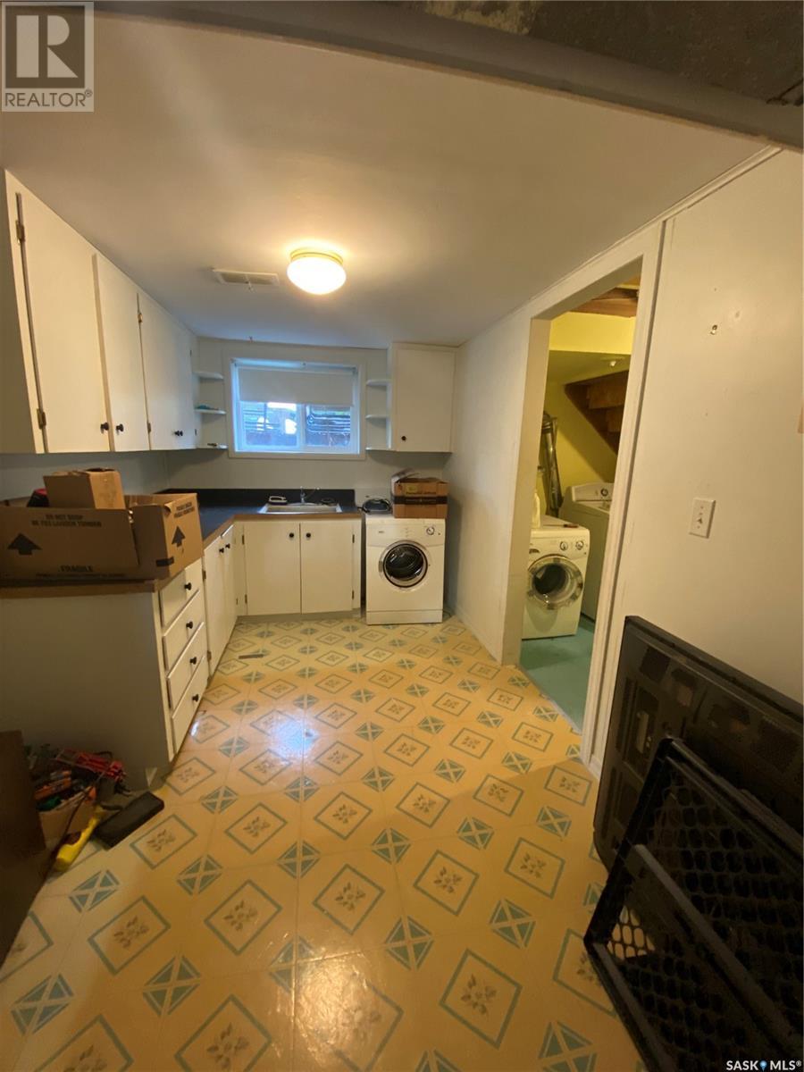 236 10th Street Ne, Weyburn, Saskatchewan  S4H 1H3 - Photo 12 - SK004815