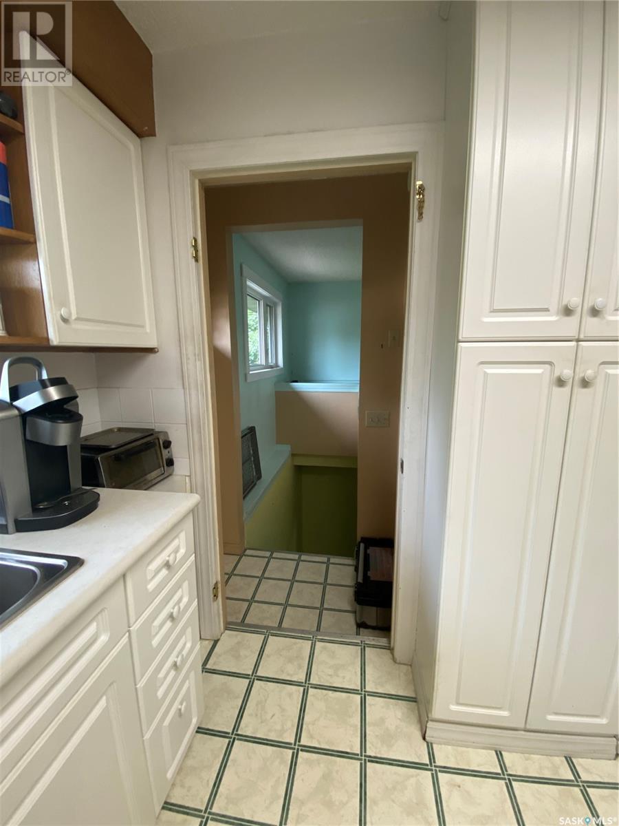 236 10th Street Ne, Weyburn, Saskatchewan  S4H 1H3 - Photo 6 - SK004815