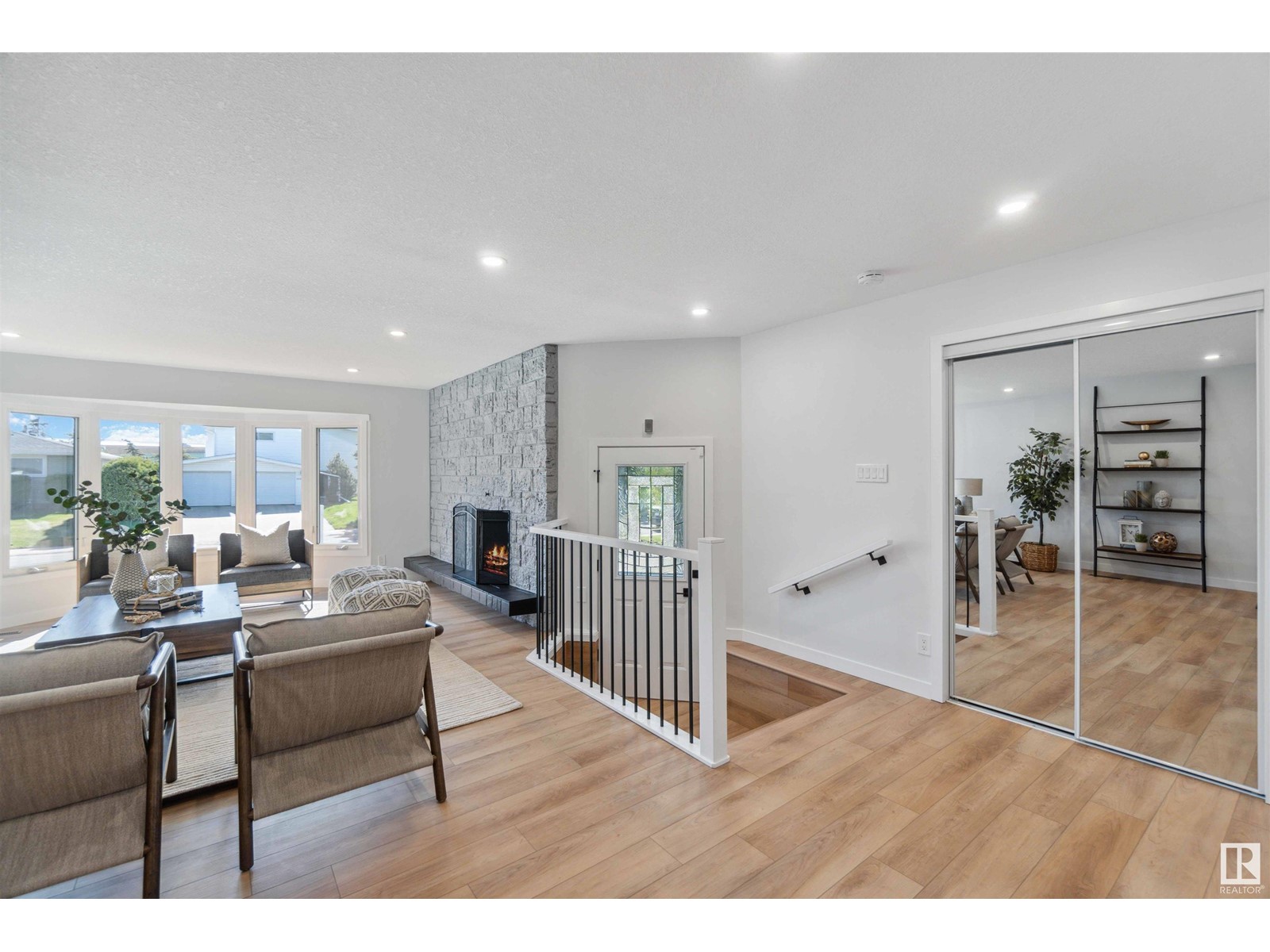 8604 52 St Nw, Edmonton, Alberta  T6B 1E9 - Photo 8 - E4434796
