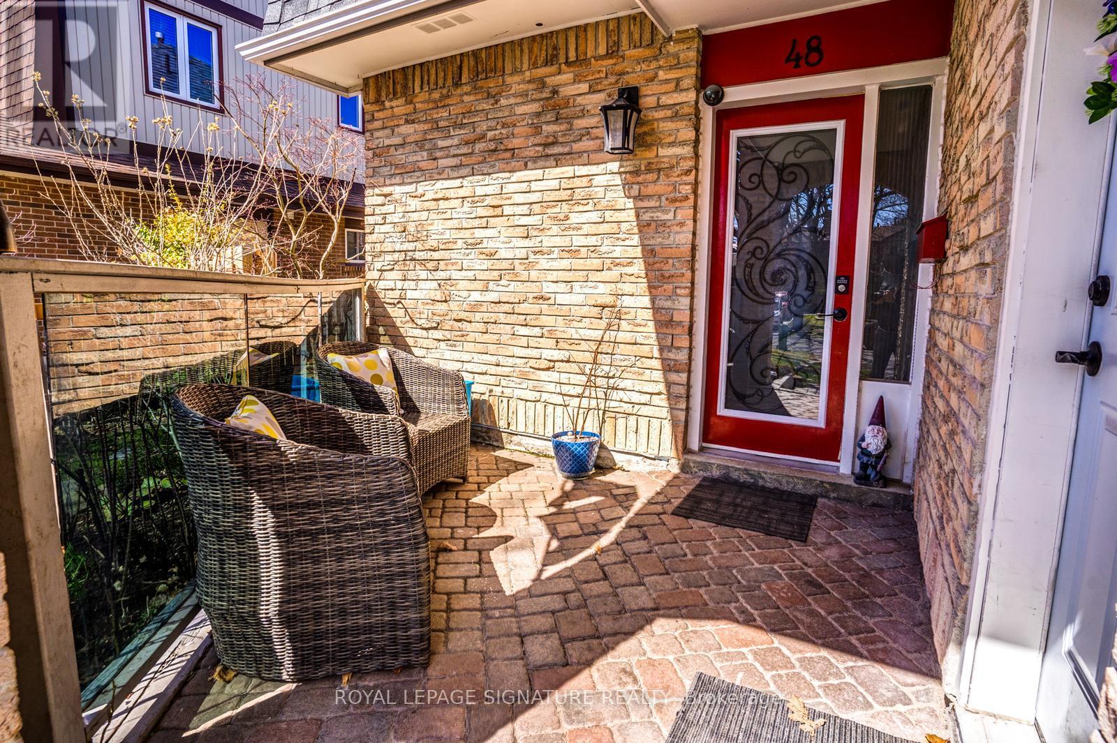 48 Lawndale Crescent, Brampton, Ontario  L6S 3L4 - Photo 2 - W12129184