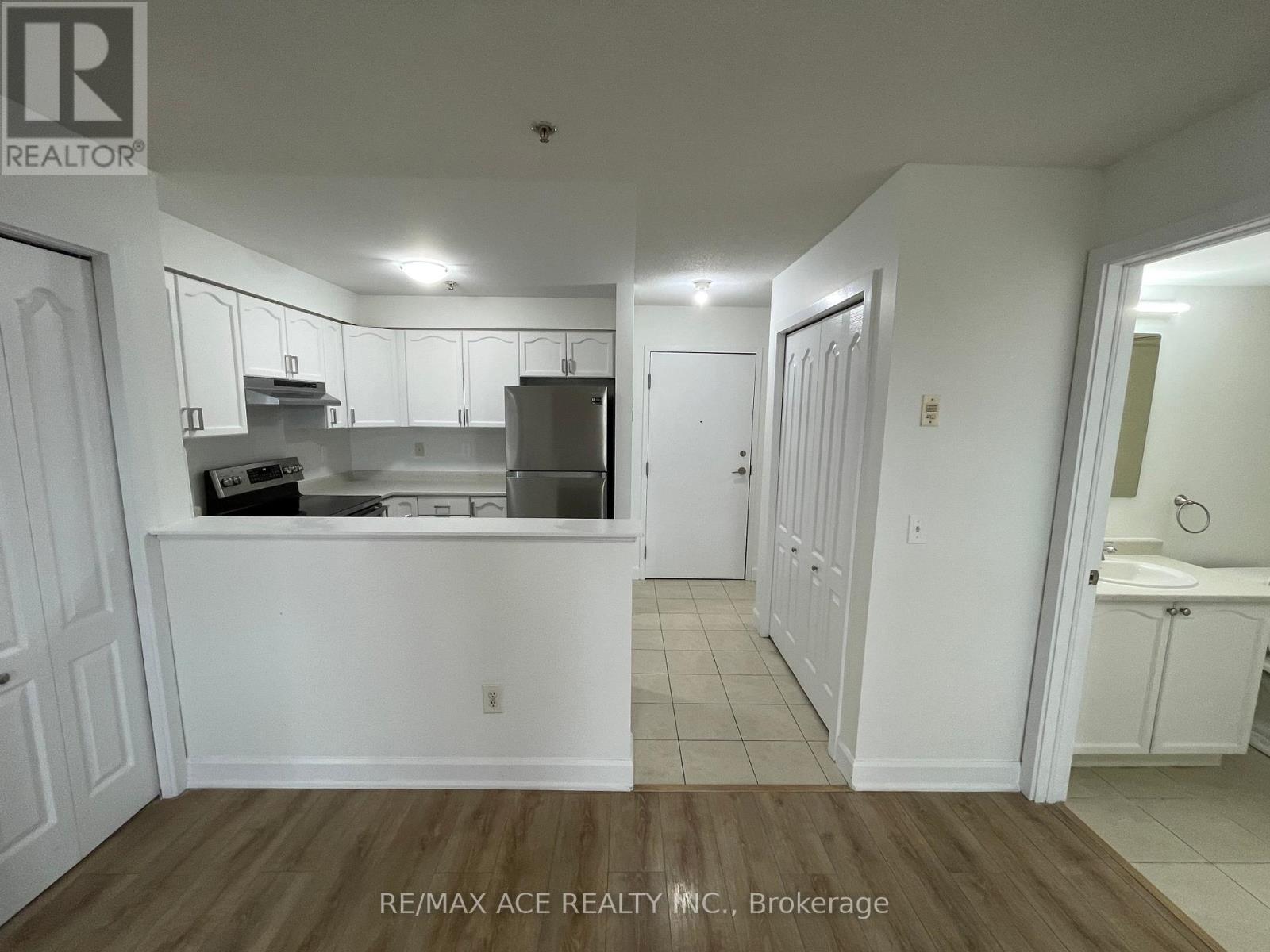 Property at 2104 - 6 DAYSPRING CIRCLE image 3