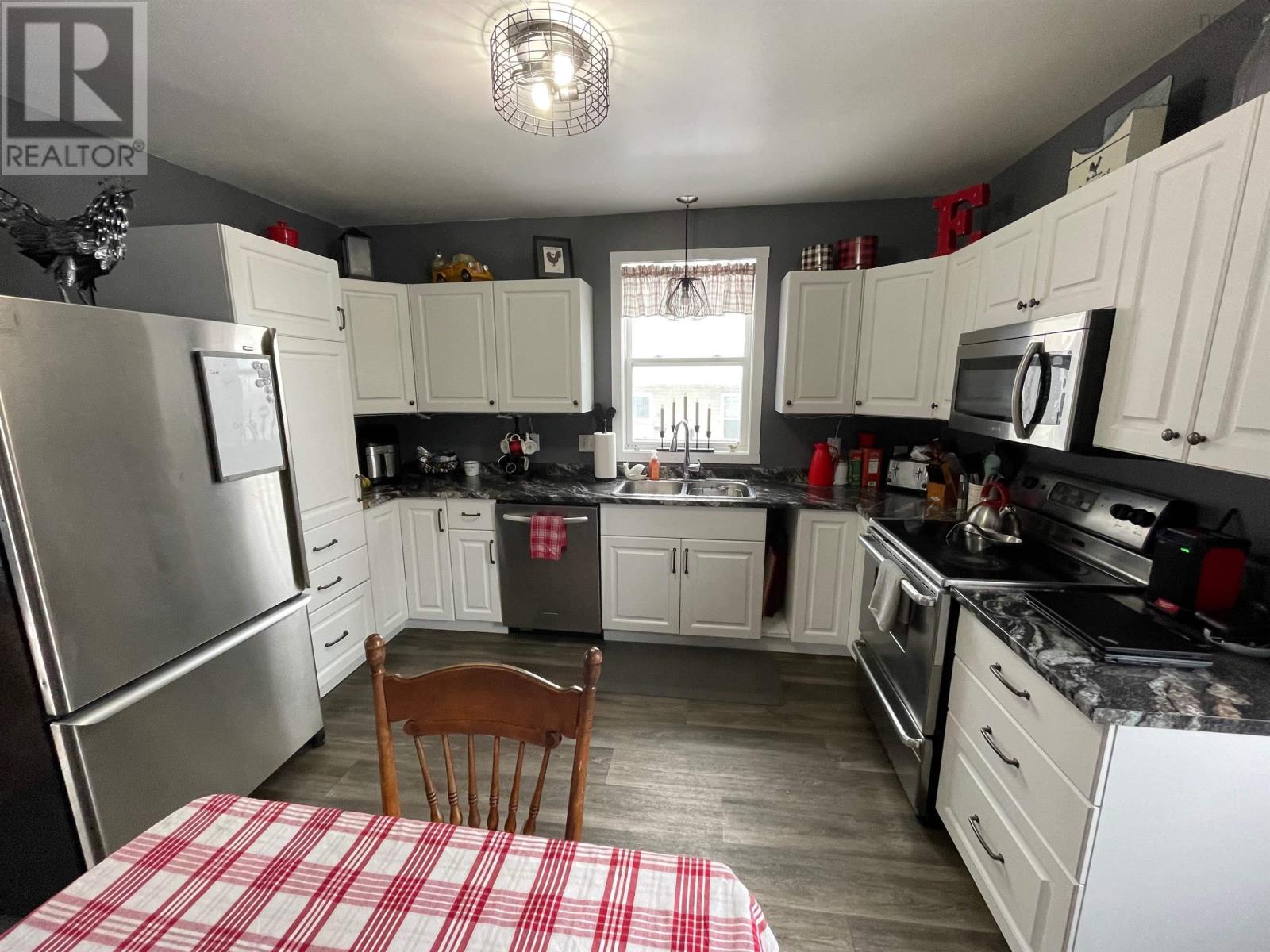 169 Cottage Street, Glace Bay, Nova Scotia  B1A 3T7 - Photo 13 - 202507505