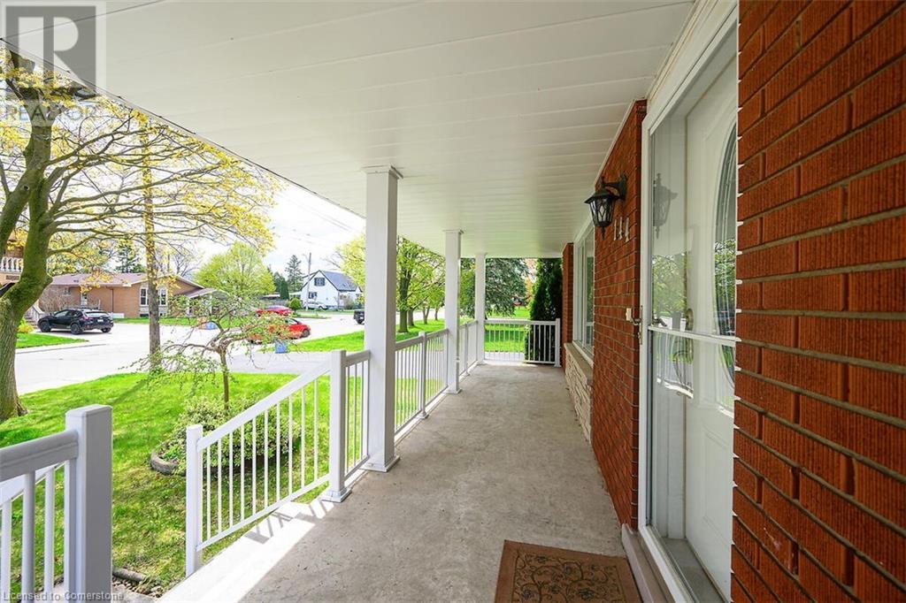 144 Deschene Avenue, Hamilton, Ontario  L9A 3K1 - Photo 9 - 40698253