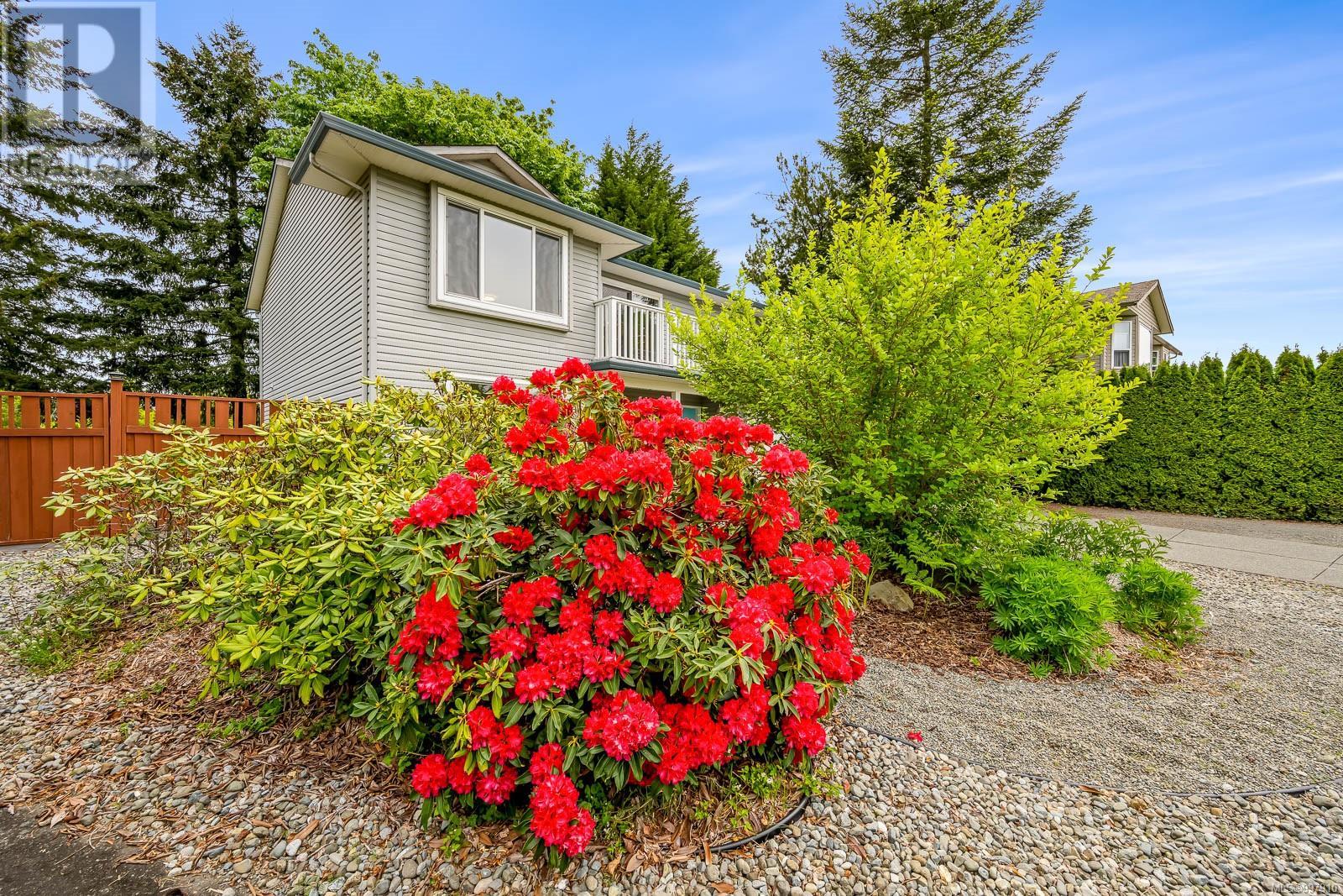 850 Waddington Cres, Courtenay, British Columbia  V9N 9H7 - Photo 2 - 997910
