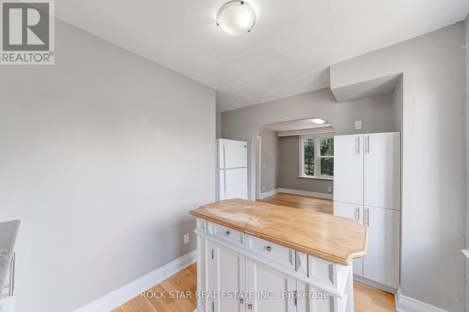 227 Fairway Road N, Kitchener, Ontario  N2A 2N7 - Photo 19 - X12067884