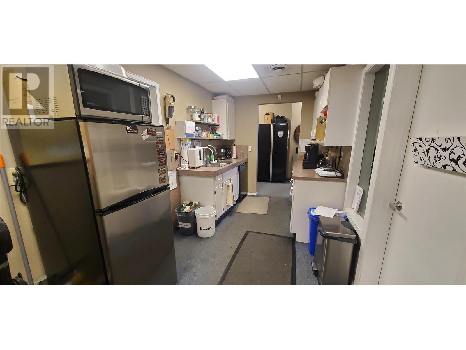 Property at 2280 Leckie Road Unit# B image 4