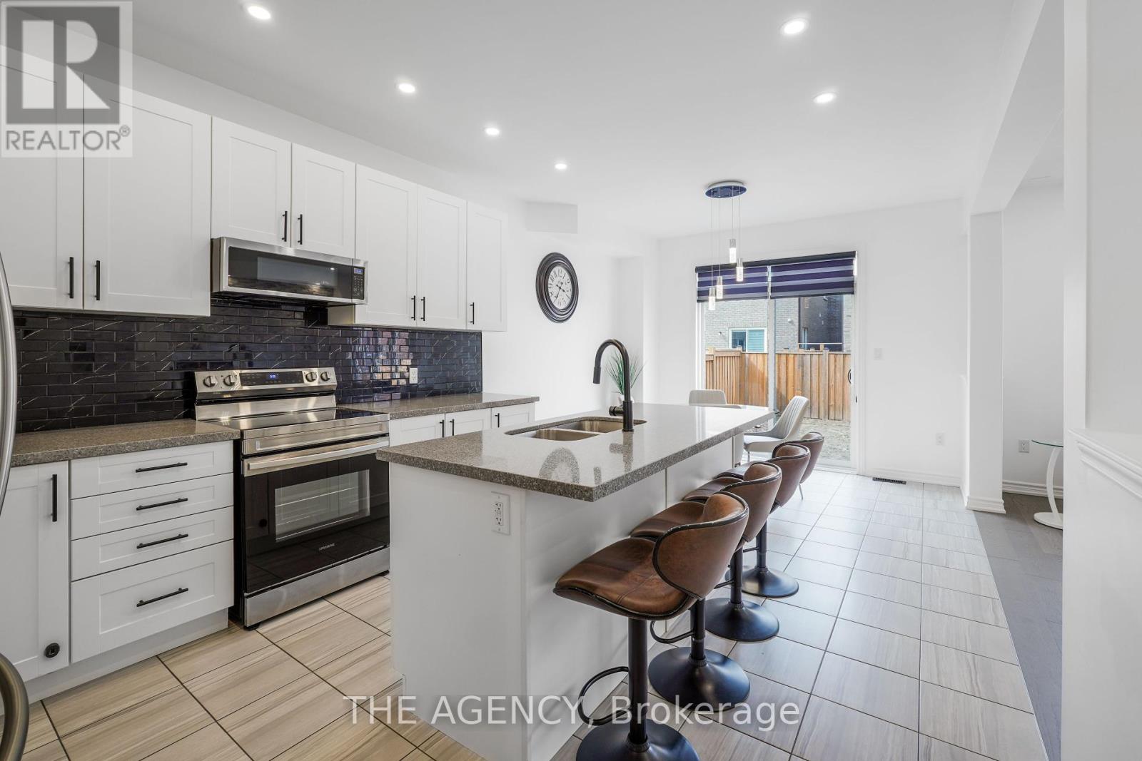 Property at 10 MOSES CRESCENT image 3