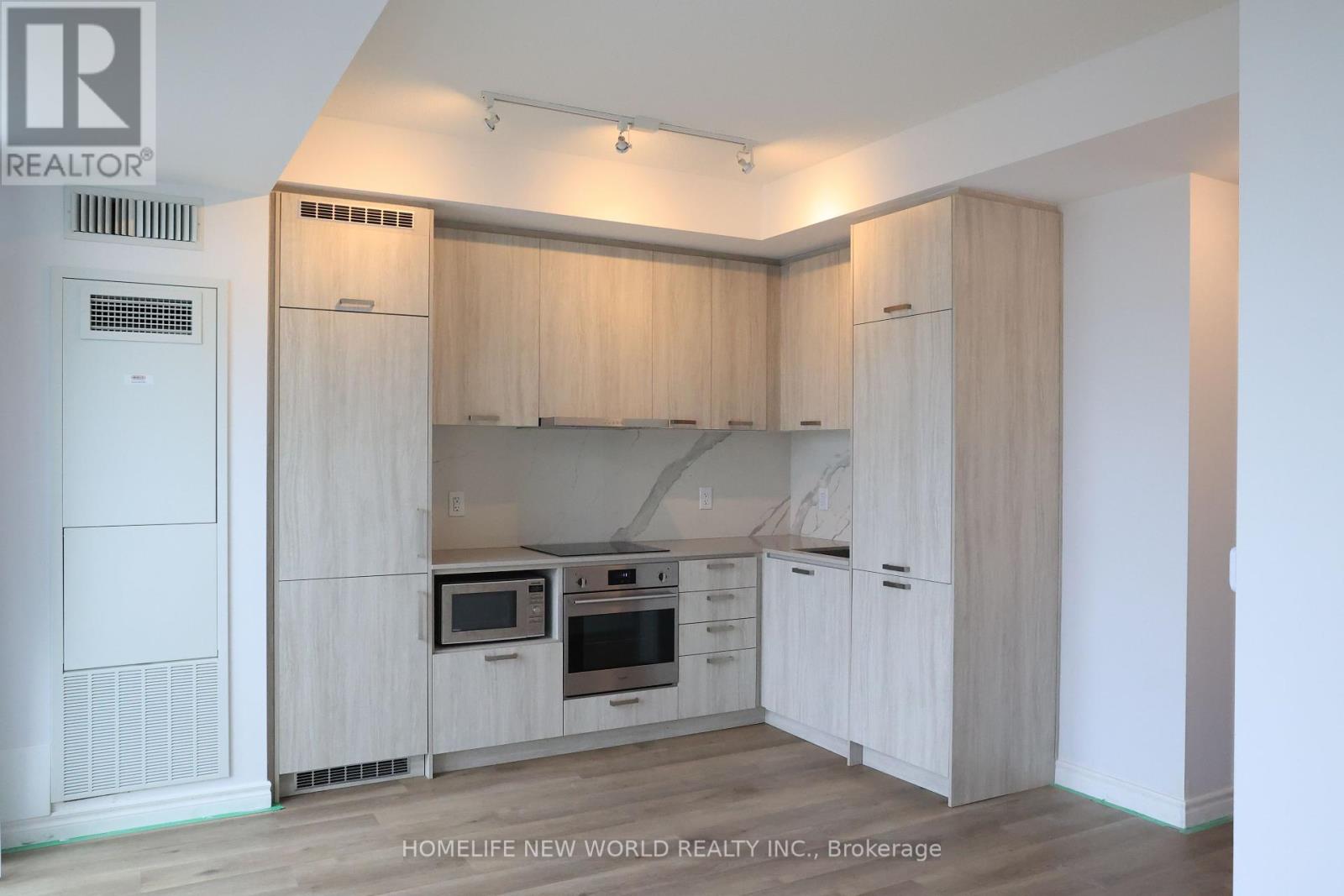 1703 - 38 Honeycrisp Crescent, Vaughan, Ontario  L4K 0M8 - Photo 2 - N12129213