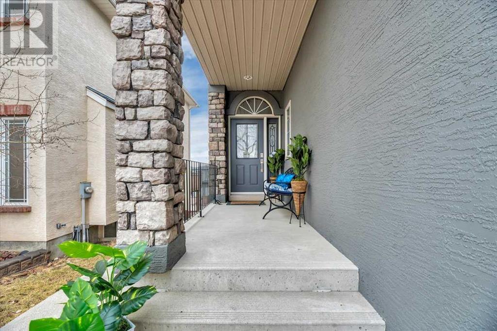Property at 72 Strathridge Close SW image 4