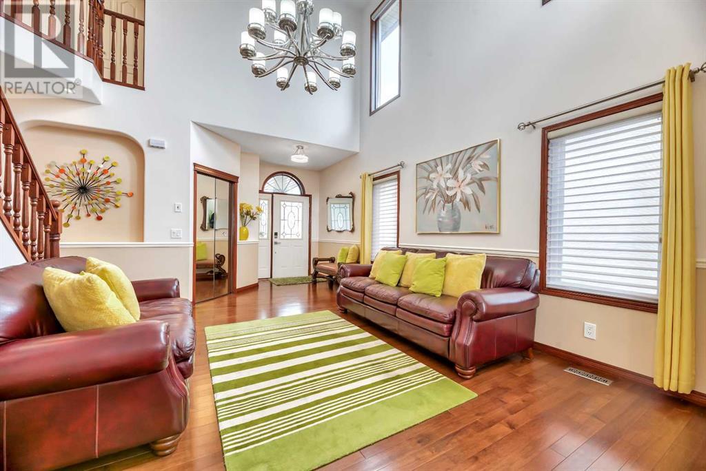 Property at 72 Strathridge Close SW image 5