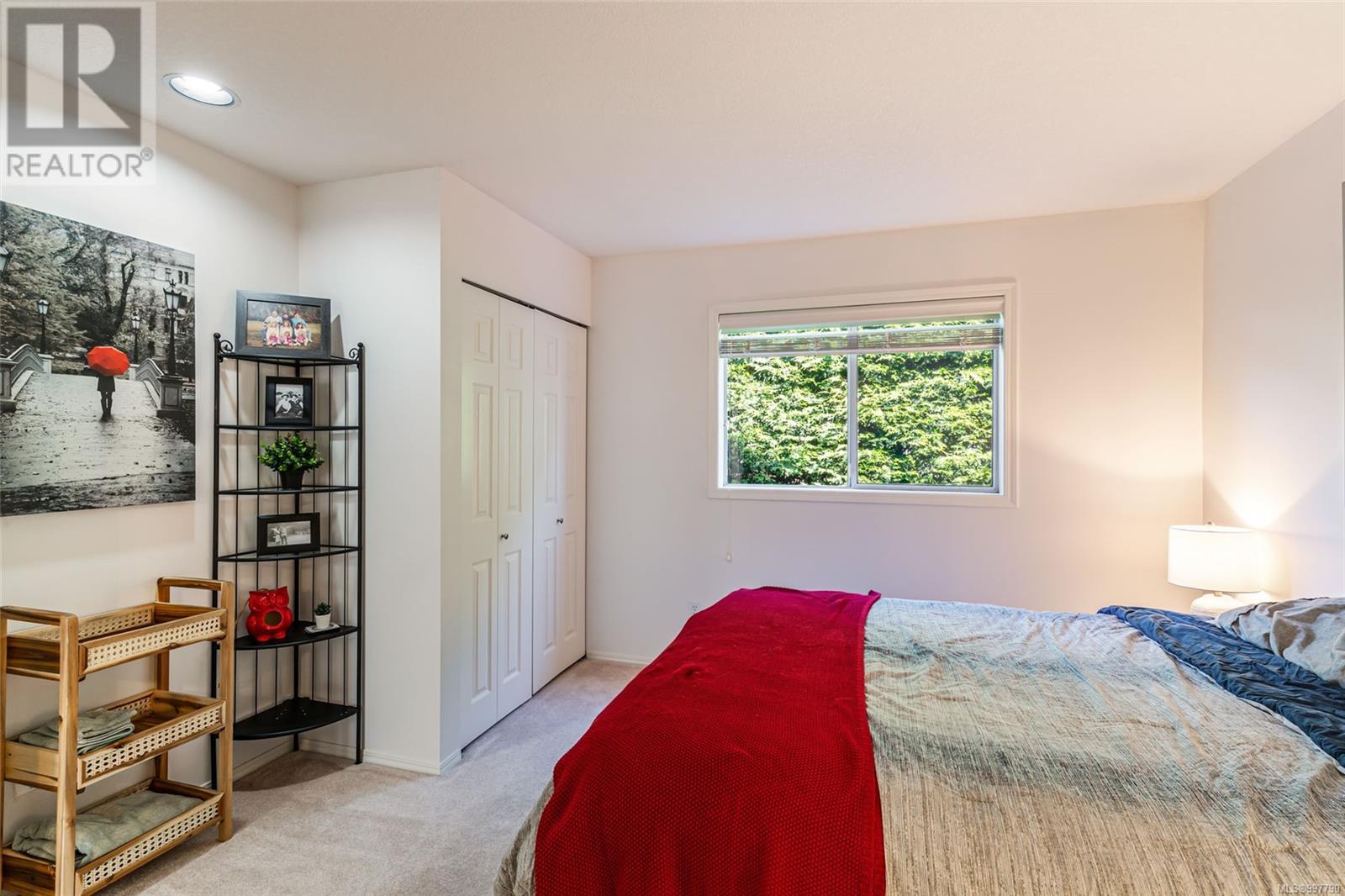 Property at 118 Sandpiper Pl image 5