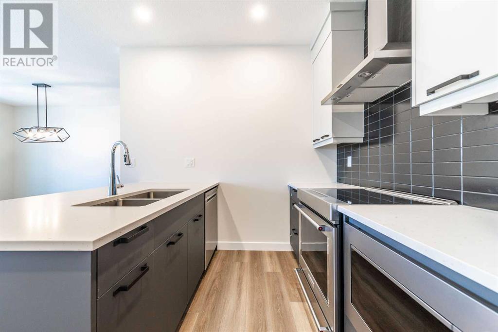 616 Sovereign Common Sw, Calgary, Alberta  T3C 3Y3 - Photo 8 - A2203654